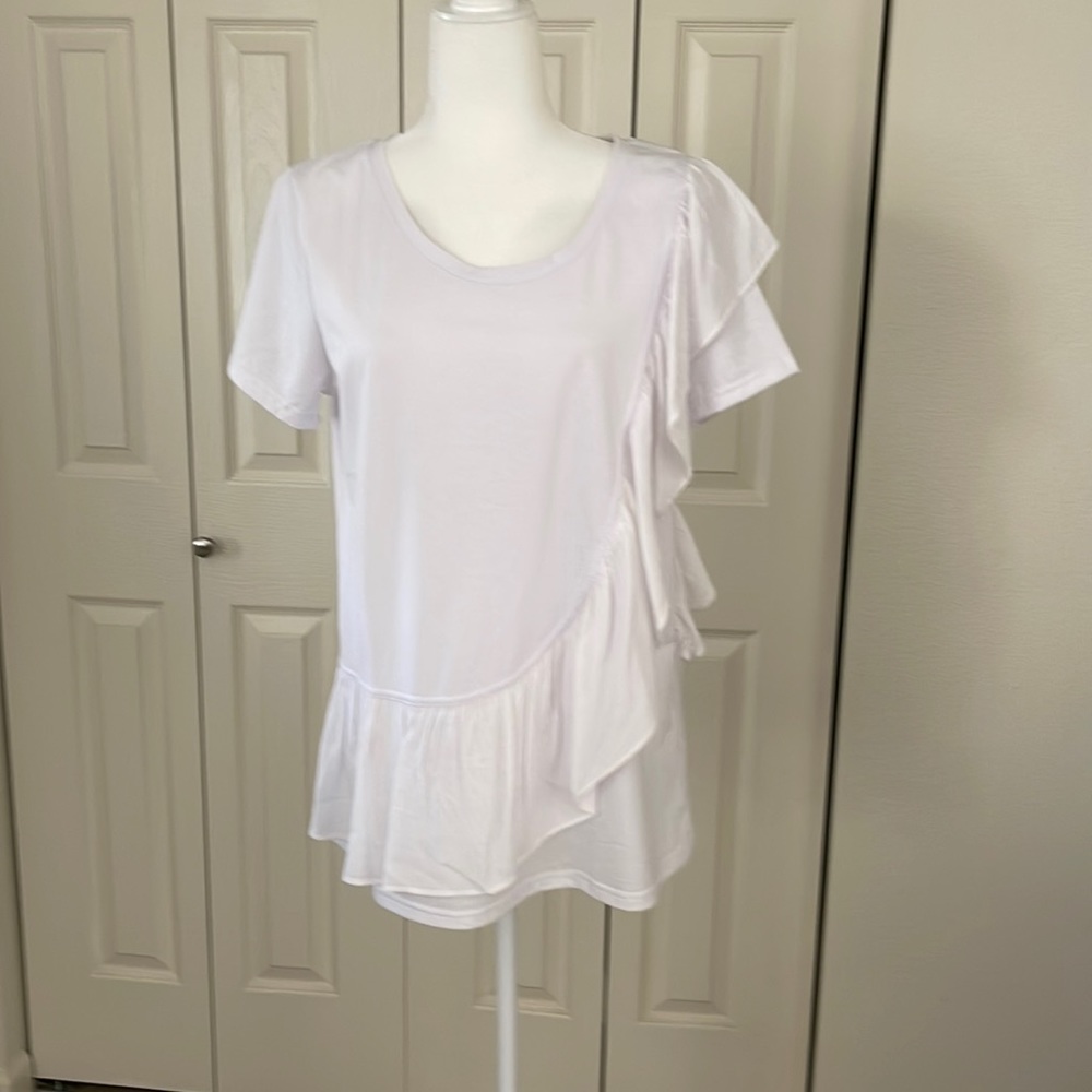 Super cute White short sleeve ruffle blouse by Coco &  Carmen